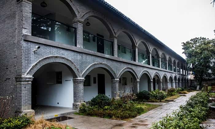 保存完好的丽则女学教学楼.