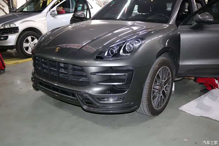 小改水泥灰macan 装techart小包围turbo前杠,黑色秒表
