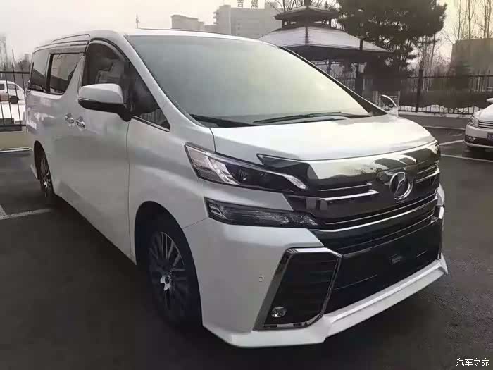 翻了翻图片看到以前买的港版的埃尔法