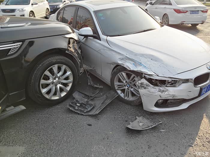 【图】328im雪天失控,前轮撞坏了_宝马3系论坛_汽车之家论坛