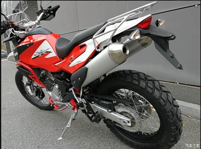 众人期待的swm650adv官方只说年内上市却一点消息都没有偷偷摸摸