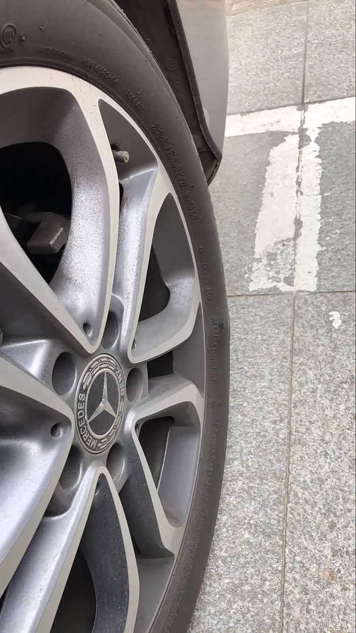 【图】轮胎鼓了个小包,换不换呢_奔驰c级论坛_汽车之家论坛