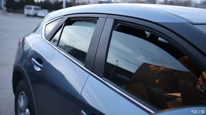 [小李百科]010告别车窗起雾方法大盘点!冬天不再开窗冻成汪