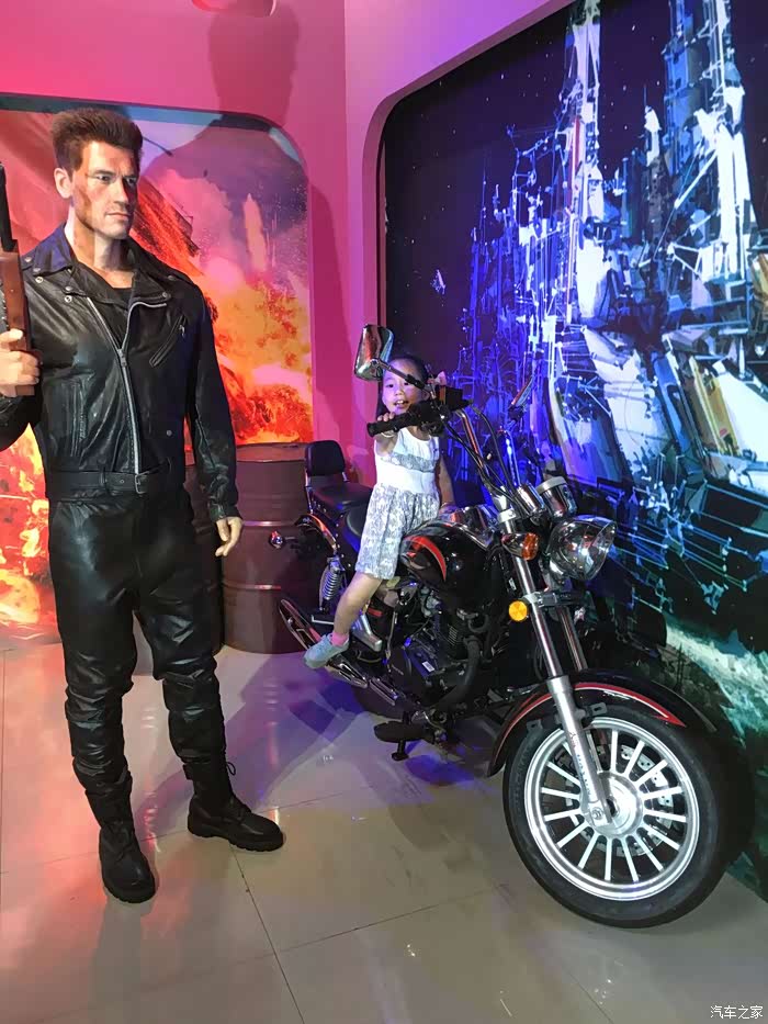 清明节广州参观名人蜡像馆