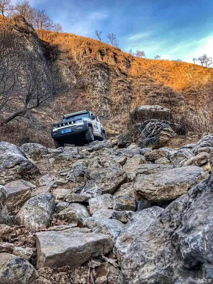 凶险芦芽山豪情越野人