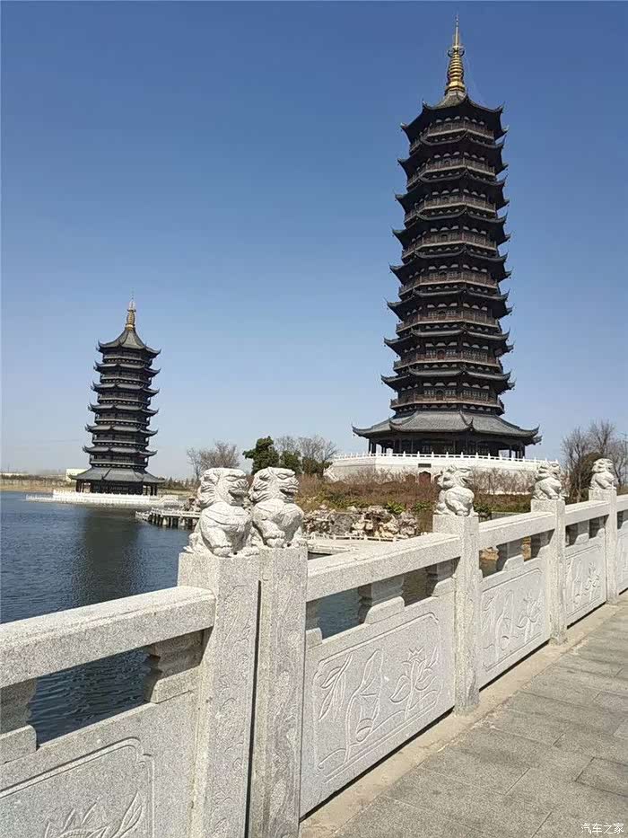 双塔指个是江山塔个是春塔意指"第江山春处"