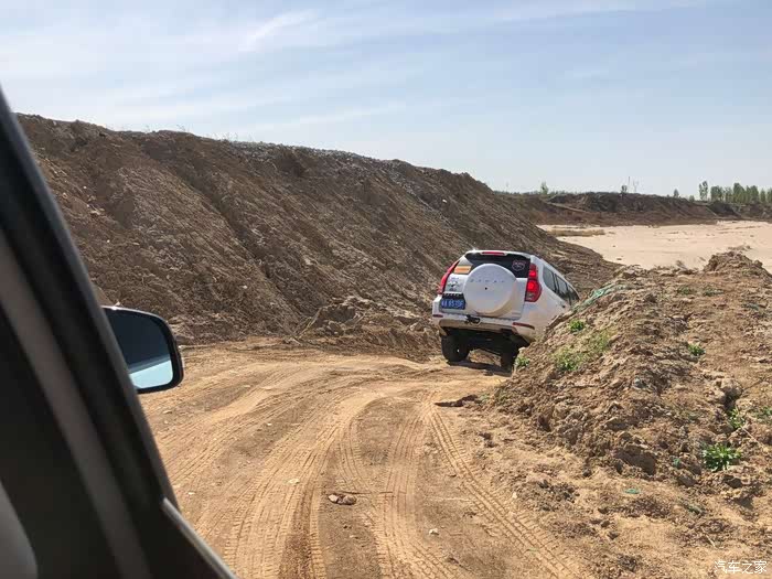 春日暖阳,三五好友,周末小聚,好不恰意。