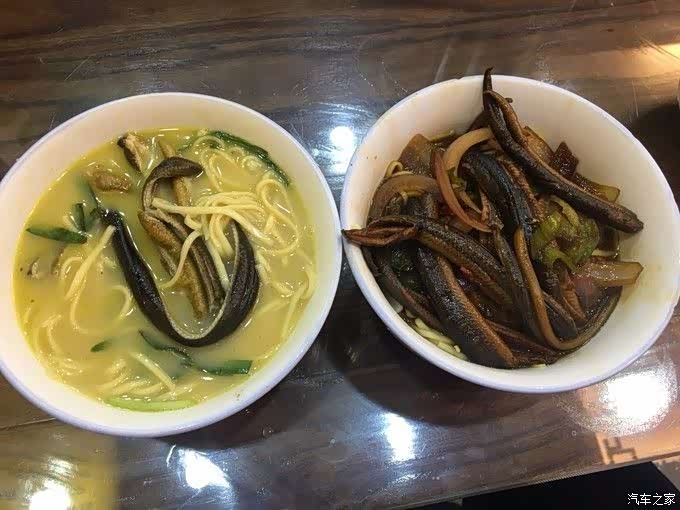 宝应长鱼面 所谓长鱼就是鳝鱼,特色有长鱼拌面和长鱼汤面.