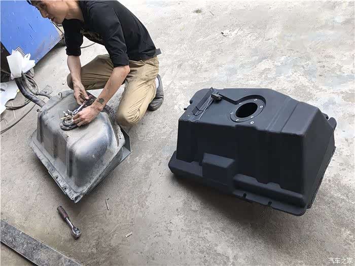 【图】换吉姆尼超大油箱70l油箱大肚子 加大续航_吉姆尼论坛_汽车之家