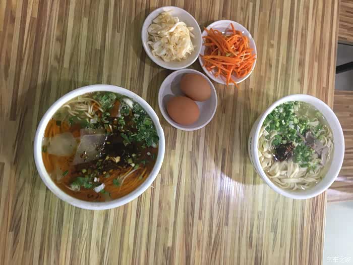 武威牛肉面.最吃,最便宜,吃的是早餐,鸡蛋是送的