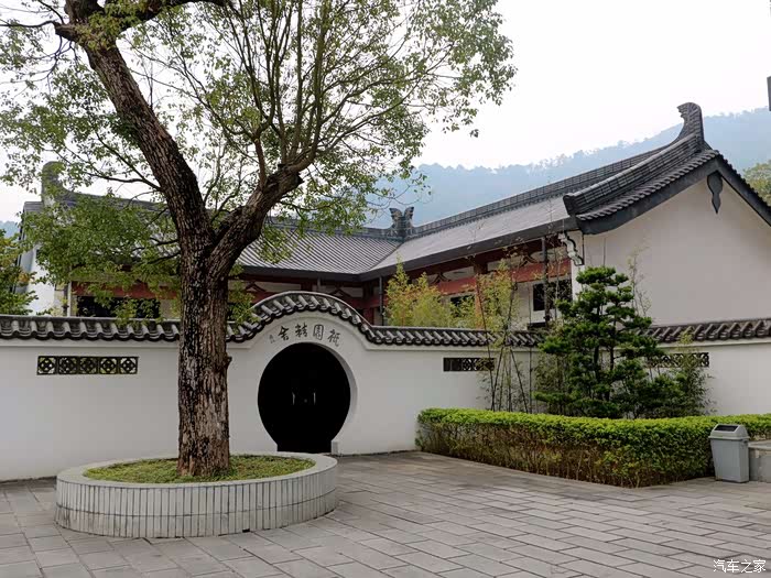 广西长安壹家人车友会自驾cs15参观宝华山应天寿佛寺