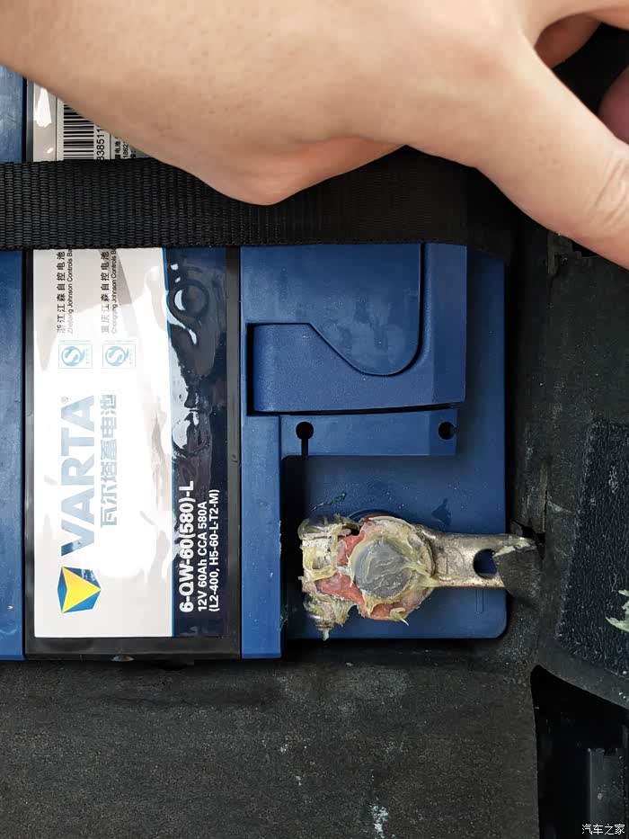 荣威350三年4个月,47000万公里,换瓦尔塔电瓶