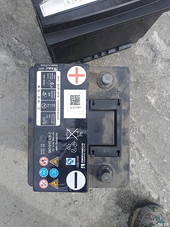 电瓶换了,原车电瓶老是打不着