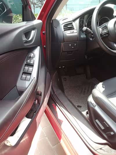 阿特兹安装车智汇OBD智能传感器作业和联网