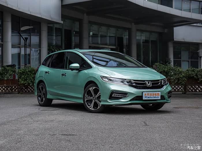 17年款18l杰德有翠绿色吗