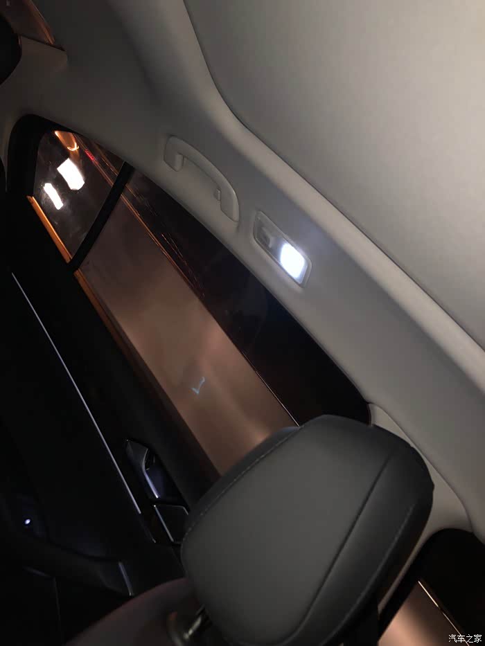 迈腾后排座椅阅读灯一直亮是为什么