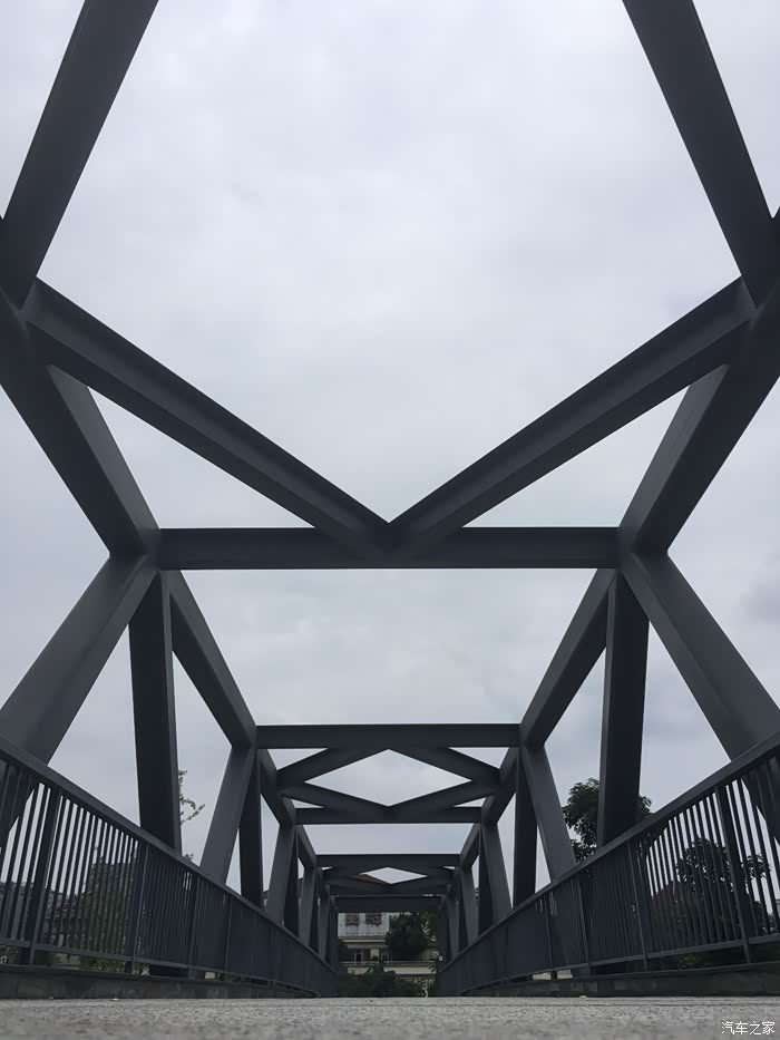 闲游在成都青羊大道上
