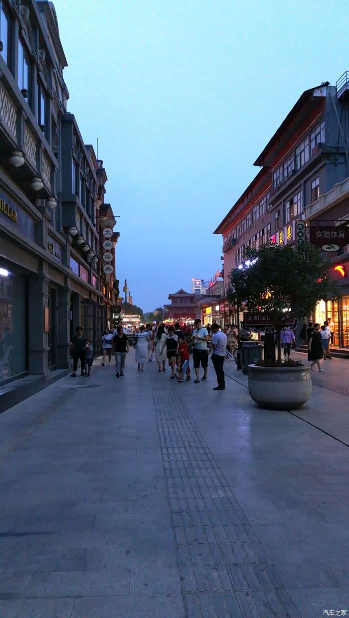 河南帝豪gs俱乐总部灯火阑珊处之开封鼓楼夜市游记