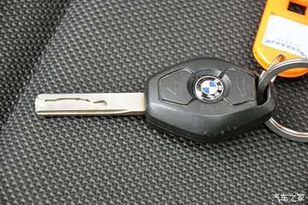 那个大哥知道老款x3钥匙的电池在哪里有卖