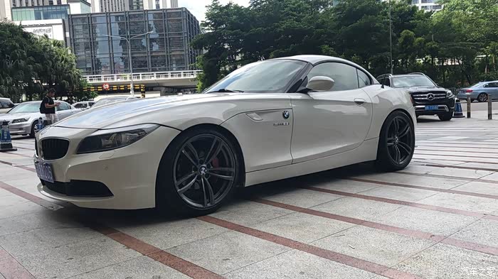 求宝马z4,可以过年检轮毂轮胎