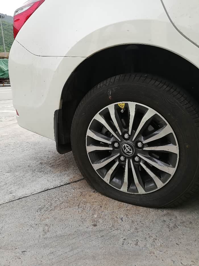 有卡罗拉15寸轮毂出售的吗