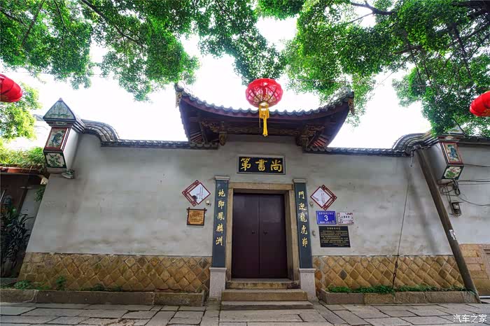 还好有音乐伴着我~.