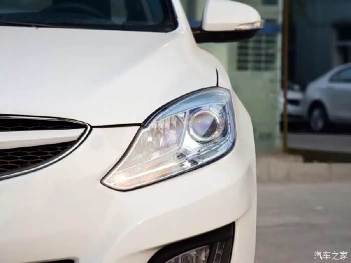 前大灯里圆形的小灯不亮了怎么办