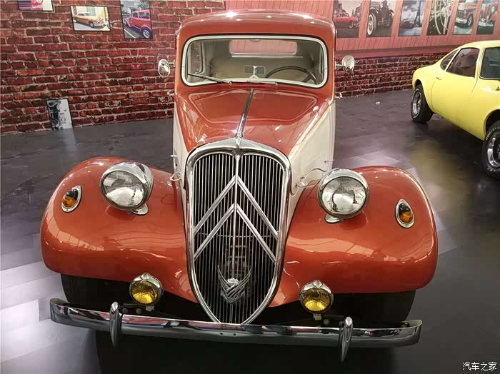 欣赏老爷车不只是怀旧更多的是一种享受