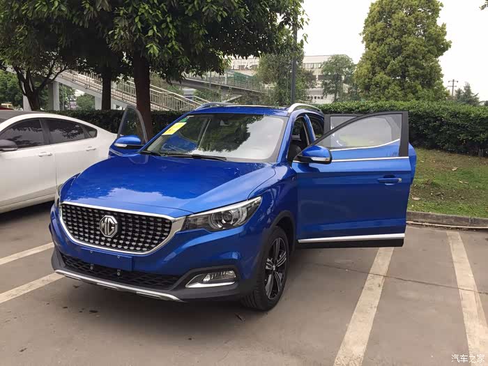 提车作业18款名爵zs蓝色不负众望
