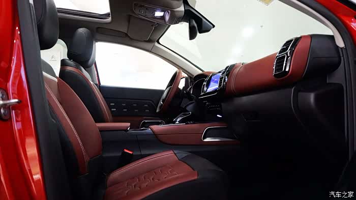 天逸的真皮座椅