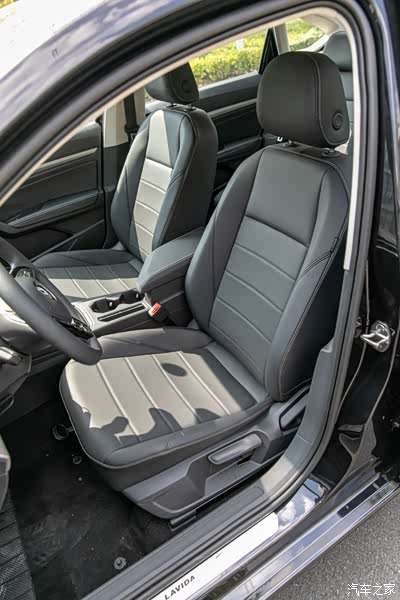 【黑白配首提】为了那份大众情怀,喜提朗逸plus 1.5自舒