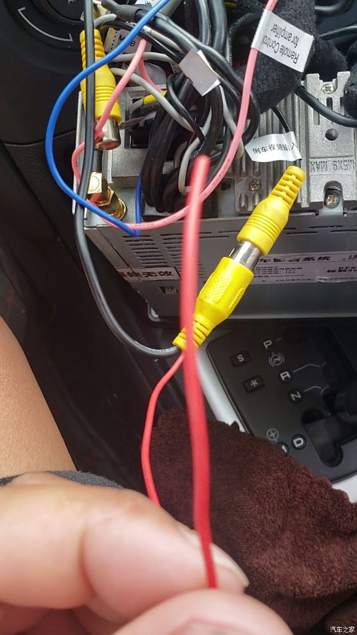 導航倒車影像電源線怎麼接