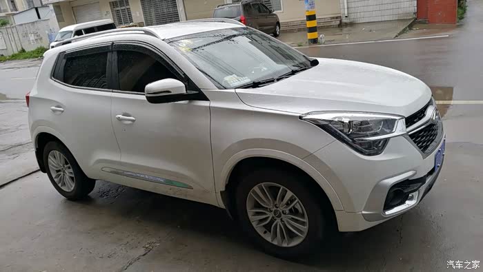 瑞虎5x白色手动时尚