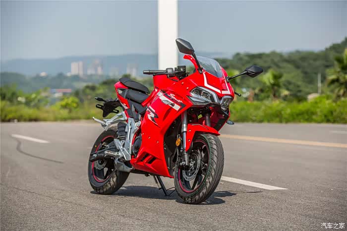 天生玩乐派试驾隆鑫无极180rr