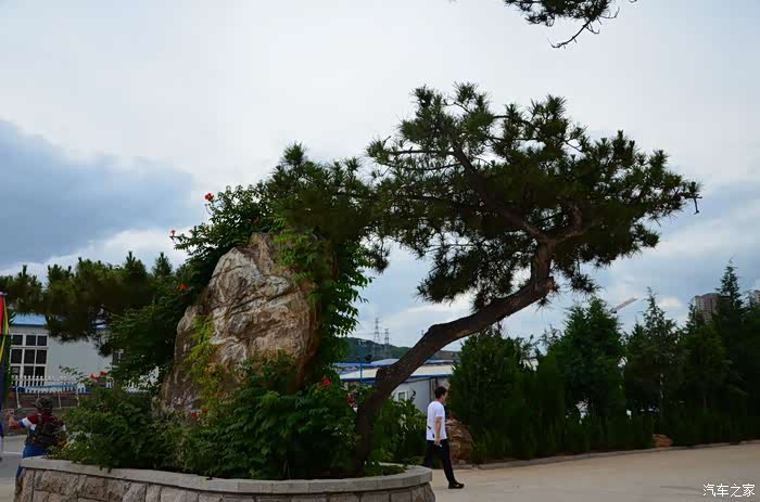 烟台帝豪gl车友会78真人cs场地中的热血青春