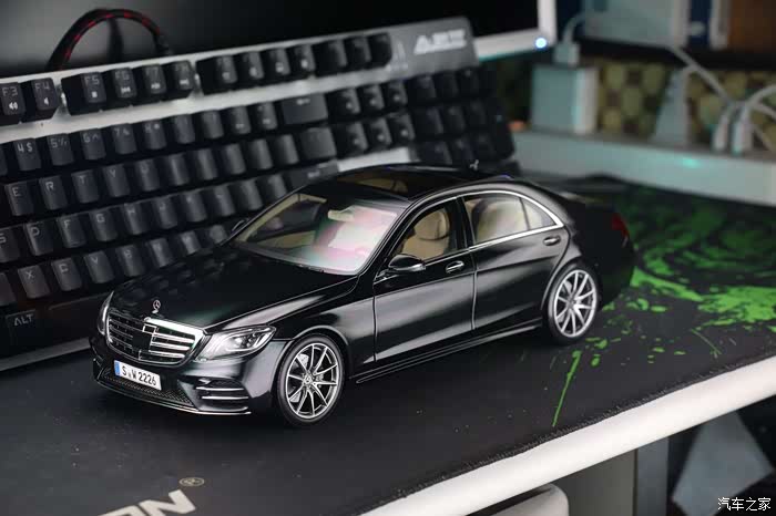 梅赛德斯-奔驰s级 模型摄影