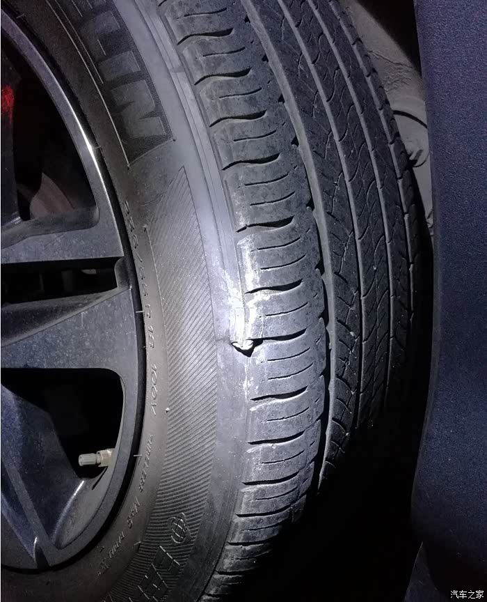 轮胎被石子磕坏了,这种情况还能补吗?