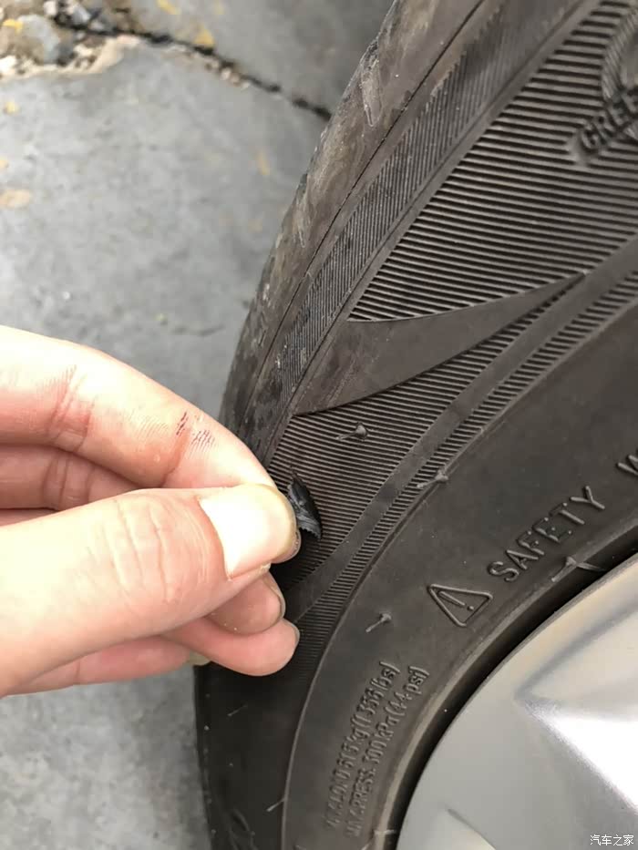 车胎的这个地方大概有多厚八千公里这胎偶尔跑高速行不行