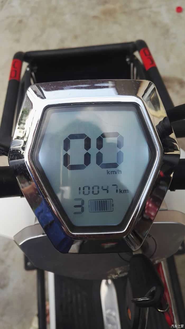 我的日常通勤利器-雅迪x-van