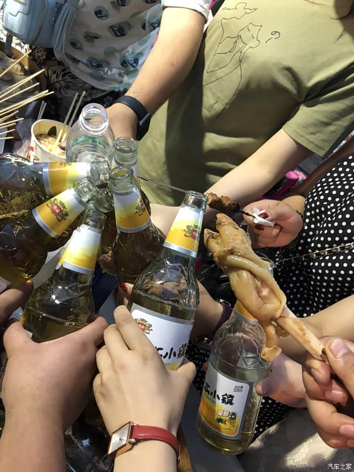 "干杯,切丝"等等~这个猪蹄什么鬼.