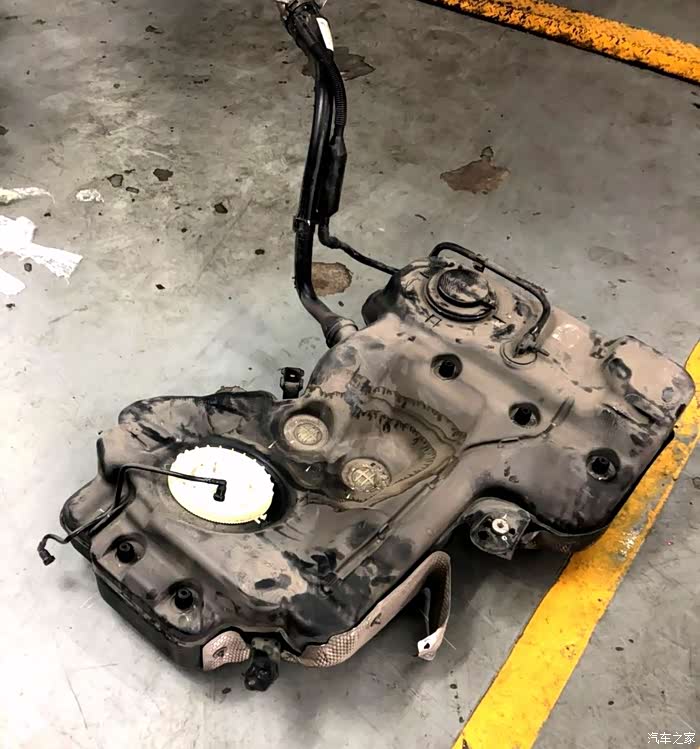 【图】也许是全国首例~加油内管断裂 更换油箱_奥迪a4l论坛_汽车之家