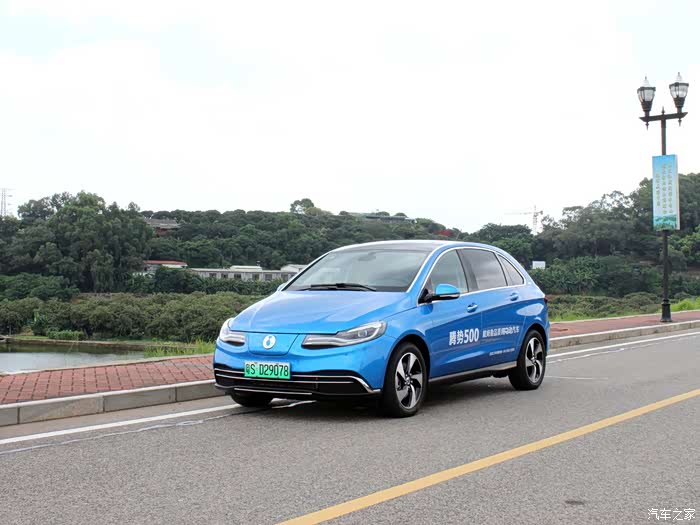 试驾纯电动汽车腾势500