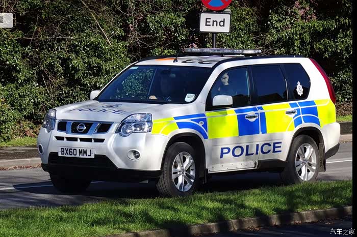 看各国老奇骏警车你觉得哪国的涂装最具威慑力