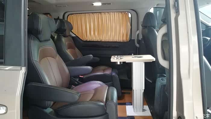 大通g10商务床车