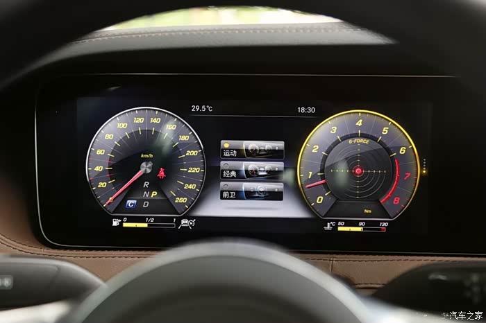 运动模式的仪表盘,侧我喜欢用成g-force的样子,运动感足.