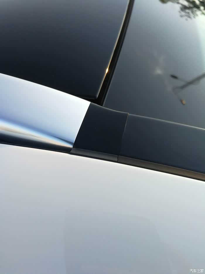 1421 | 回复: 14 奔驰glc论坛 glc车顶驾驶座a柱一小段胶条缺失有没有