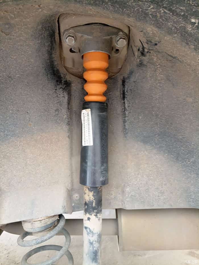 14年新宝来自己更换后避震减震器缓冲块