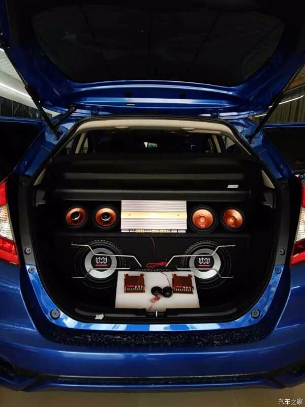 本田飞度汽车音响改装 享受不一般的听觉效果