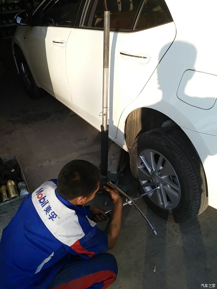 【图】小卡蘑菇钉补胎 动平衡作业_卡罗拉论坛_汽车之家论坛