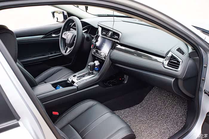 十全十美第十代本田思域银色顶配提车作业